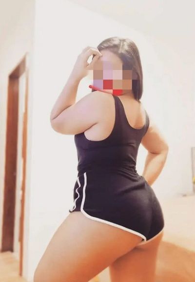 EN SEVILLA CAPITAL ZOE 27 AÑOS «SOY UNA CHICA EXTROVERTIDA» (7 FOTOS)