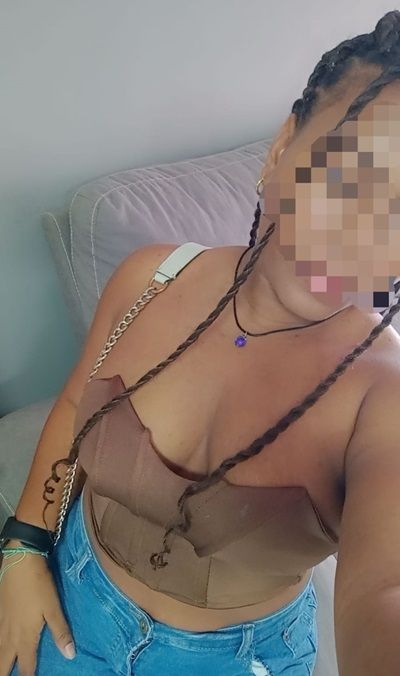 MIA 24 AÑOS «SOY UNA CARIÑOSA MORENITA» (5 FOTOS)