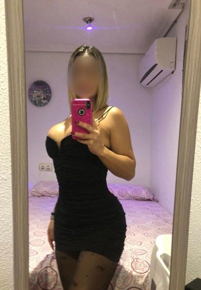 JULIETA 27 AÑOS «RUBIA SUPER AMABLE» (1 VIDEO Y 8 FOTOS)